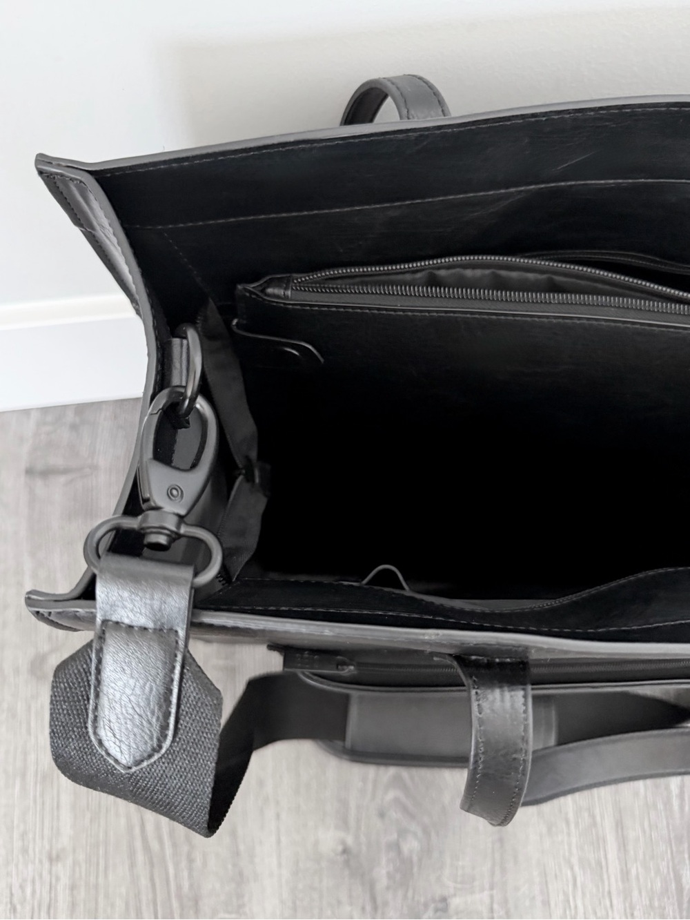 Beis BEÍS The Large Work Tote in Black Leather Great Condition - Picture 11 of 14